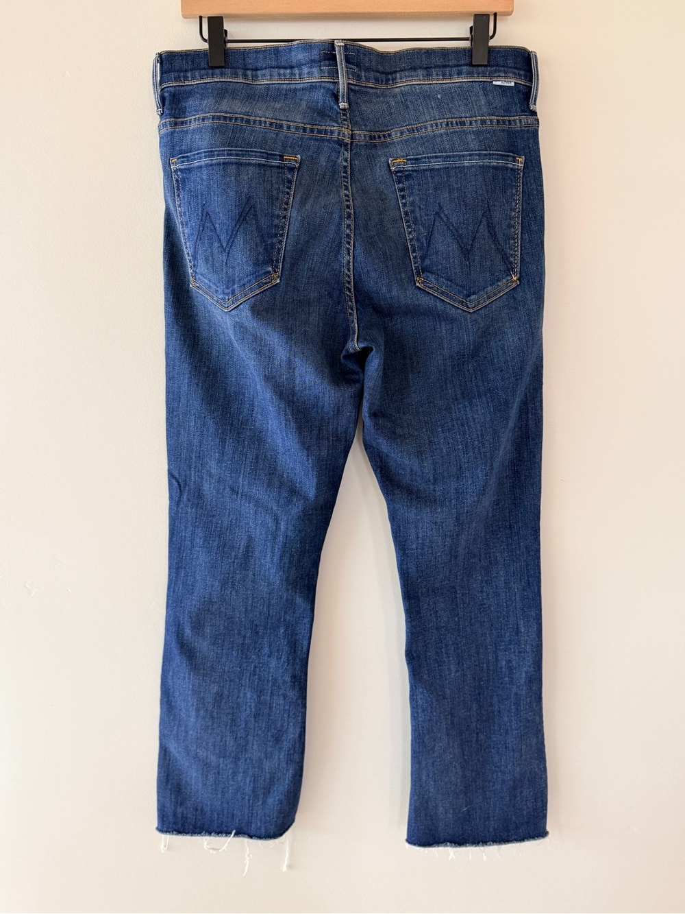 MOTHER The Insider Crop Step Fray Jeans Not Rough Enough Size 32 Like New - Picture 7 of 16